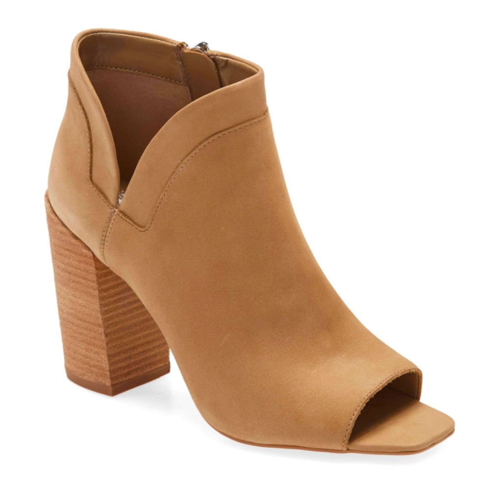 Vince Camuto Fedrilla bootie size 10